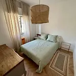 Alquiler De Piso Junto A Tetuan 4 Personas Maximo.