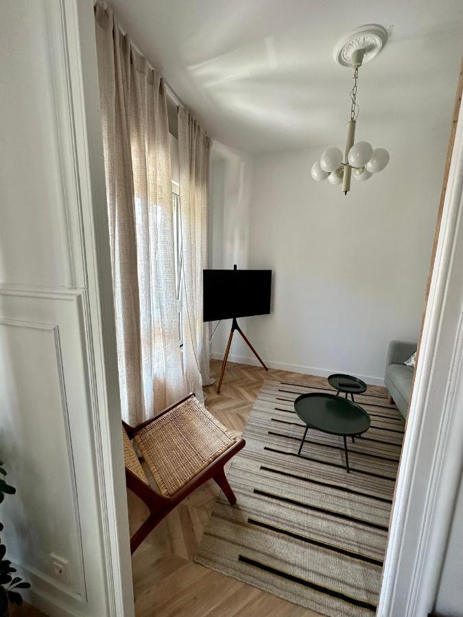 Alquiler De Piso Junto A Tetuan 4 Personas Maximo. Apartamento Santander