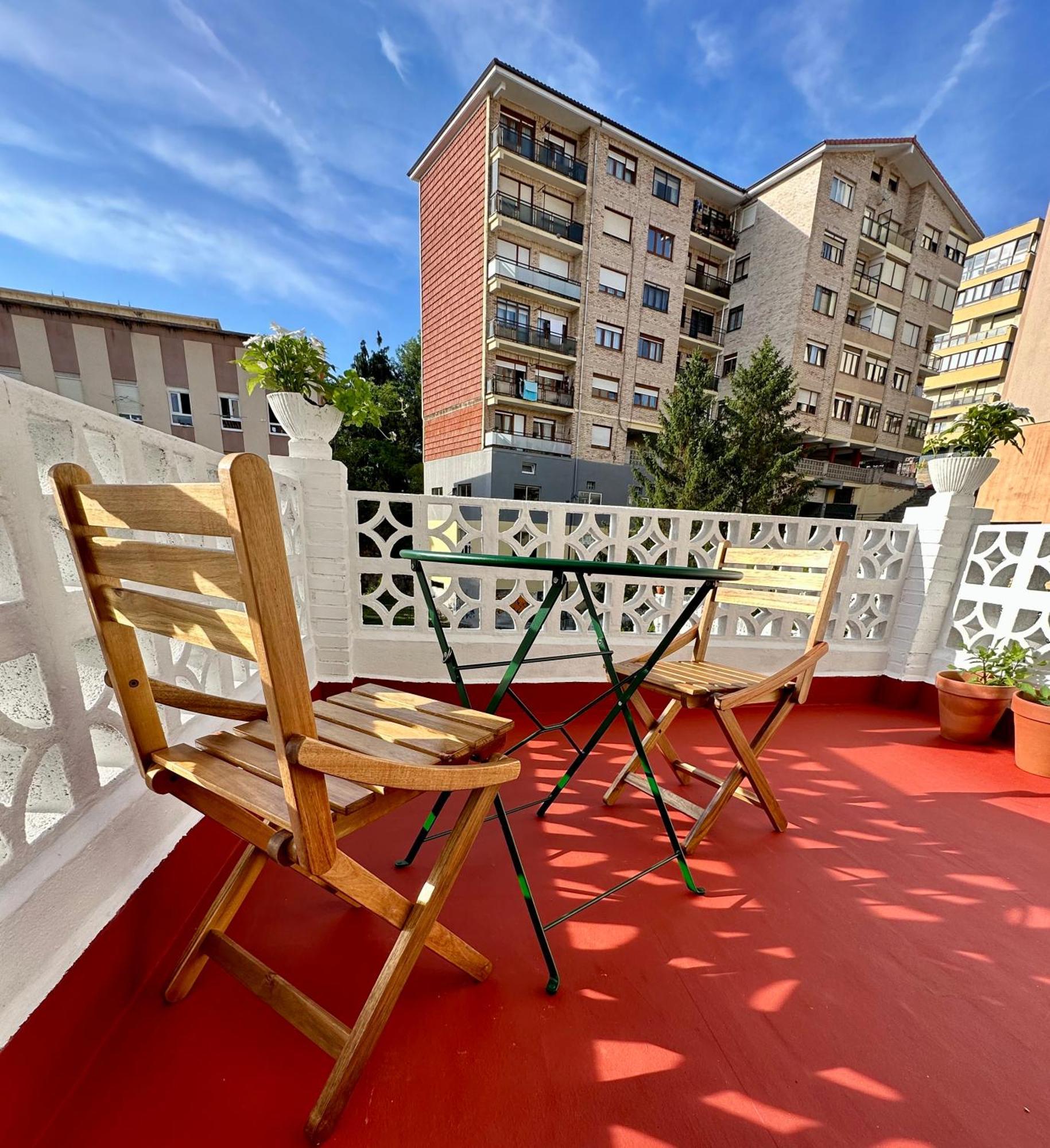 Alquiler De Piso Junto A Tetuan 4 Personas Maximo. Santander