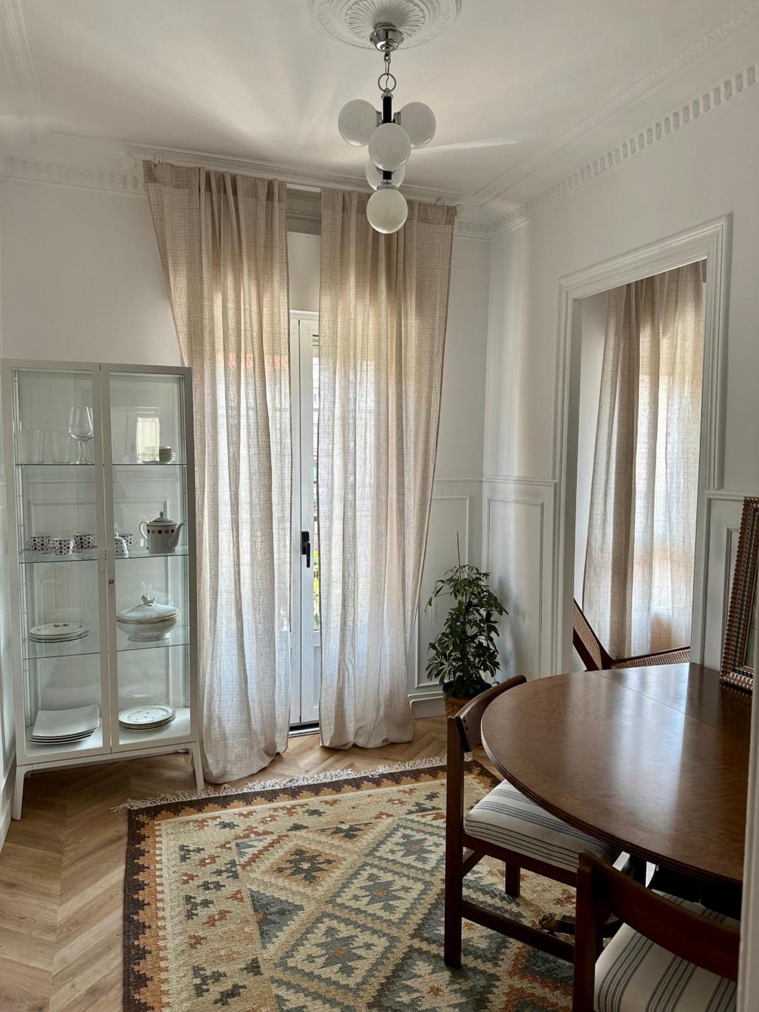 Apartamento Alquiler De Piso Junto A Tetuan 4 Personas Maximo. Santander